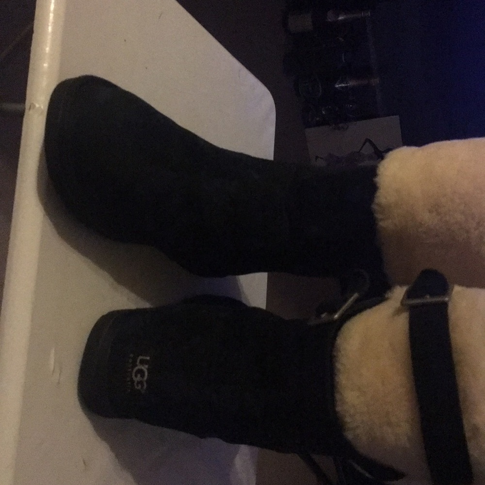 Ladies suede black UGGs boots what two buckles